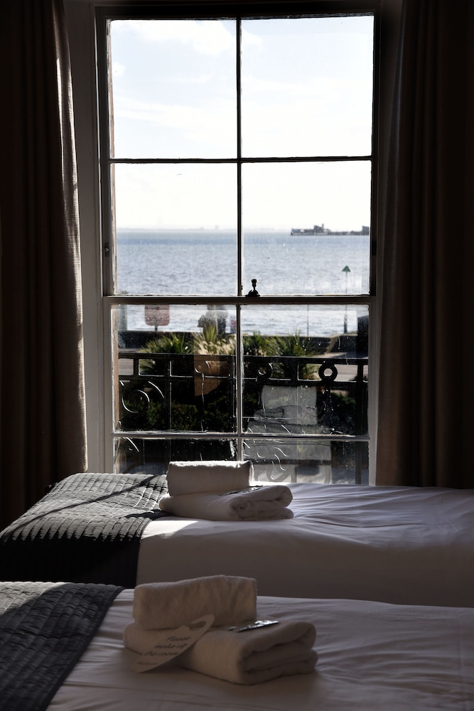 The Hope Hotel 18/24