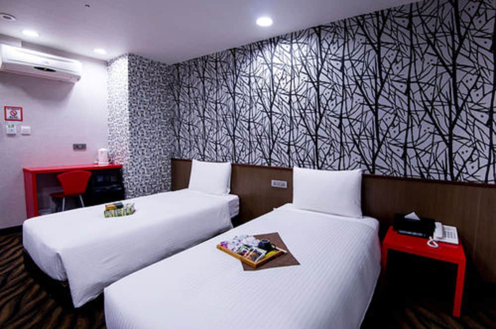 FASHION, TWIN BEDS