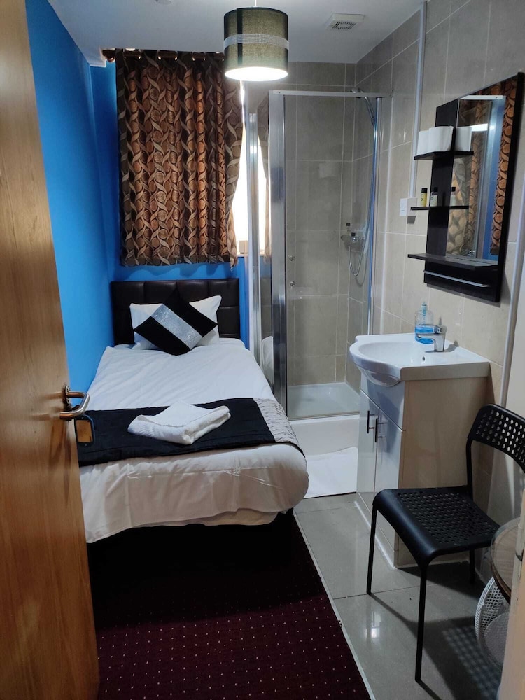 Pacific Inn London Heathrow (ex. Essex Inn Hotel) 21/34