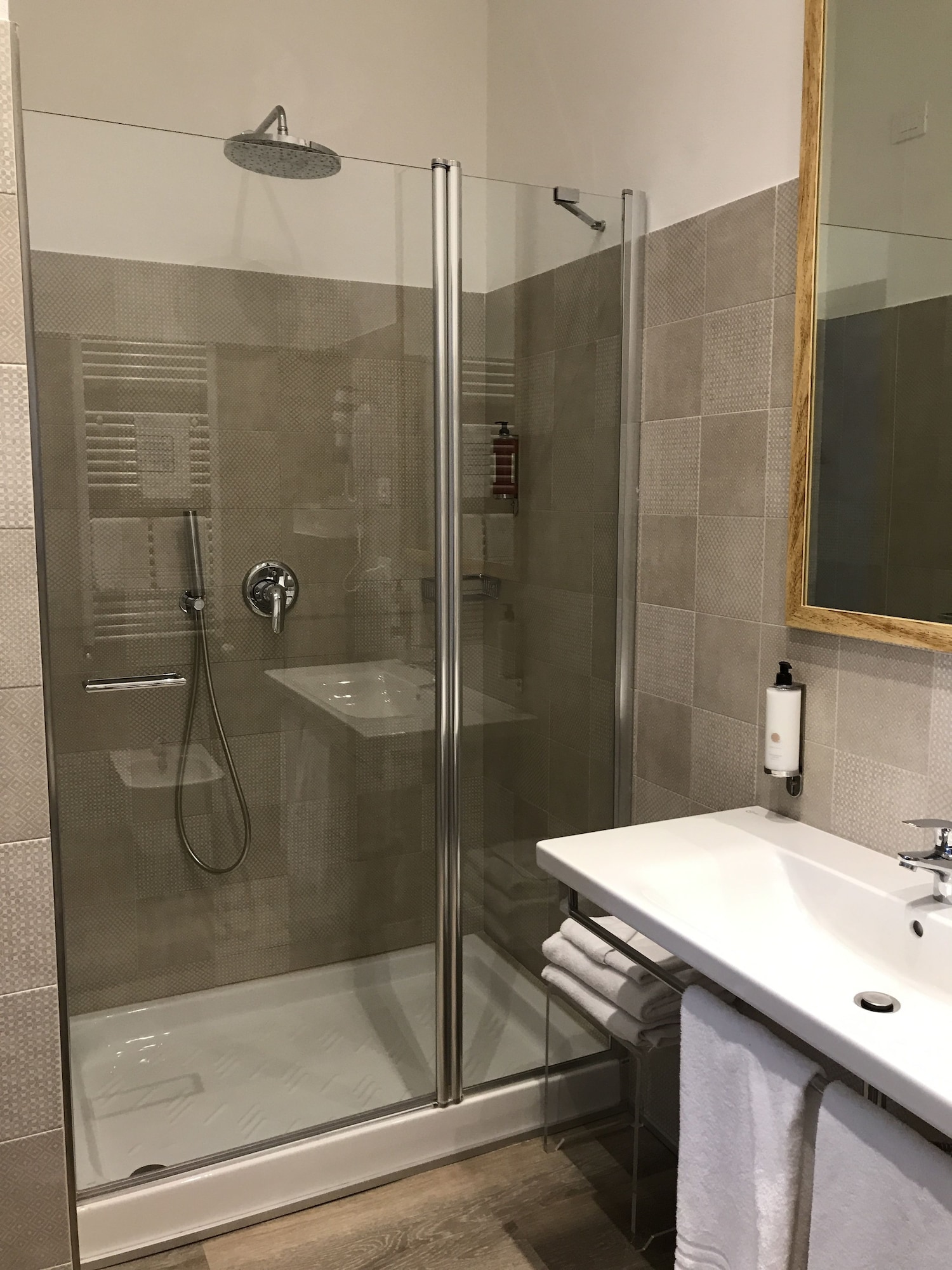 غرفة سوبيريور مزدوجة، Hotel Bernina 5/9