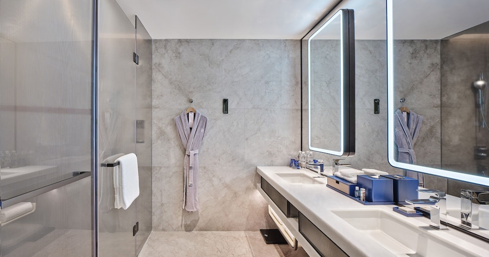 Renaissance Zhuhai Hotel 49/50