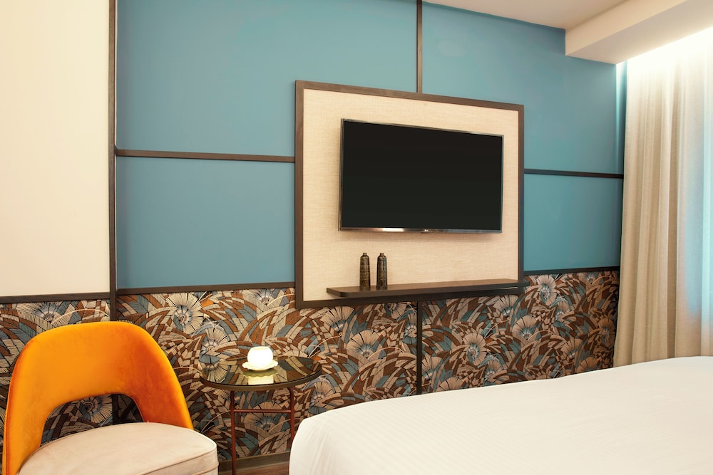 Zeus Essence Athens Central, Trademark Collection by Wyndham 57/63