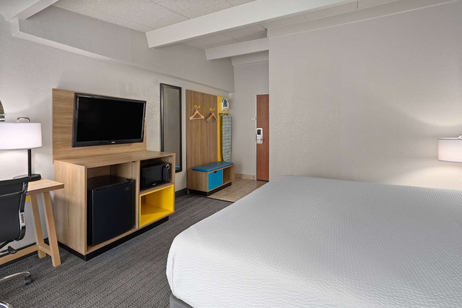 Days Inn By Wyndham Ann Arbor 22/36