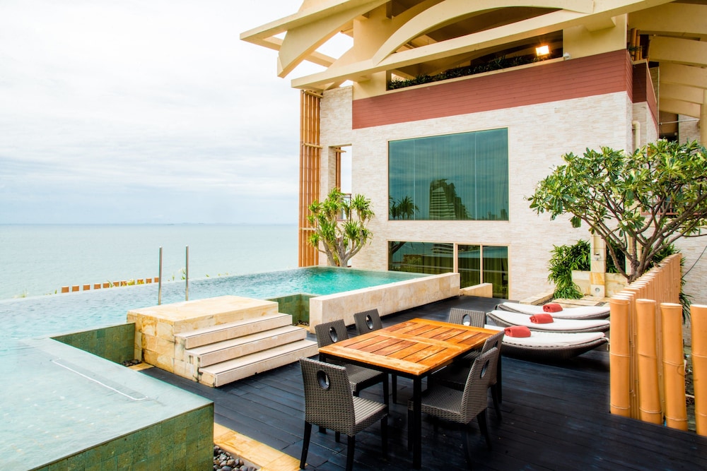 Centara Grand Mirage Beach Resort Pattaya 58/81