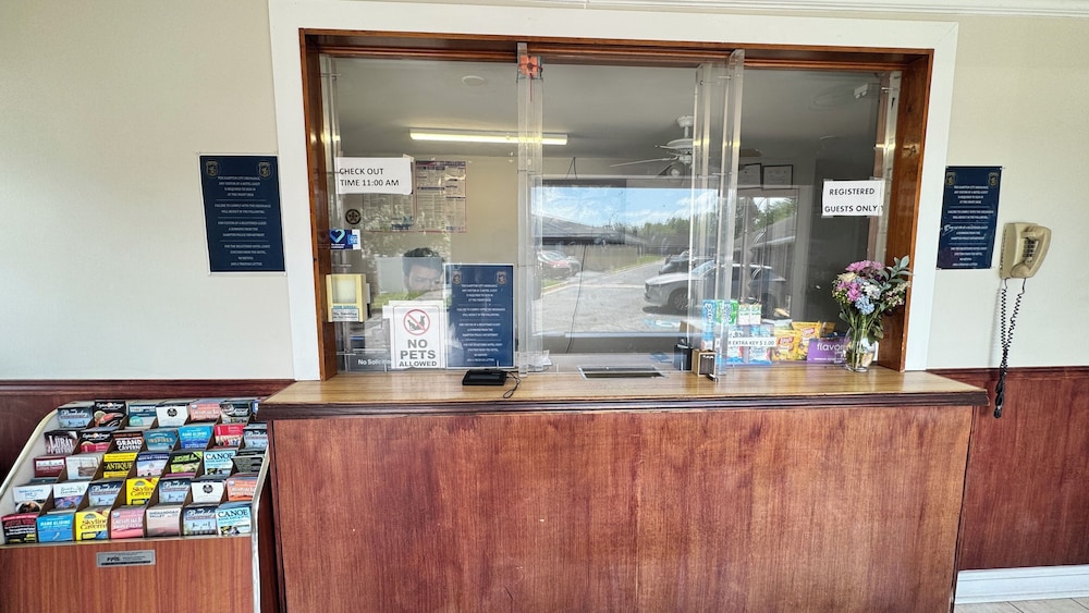 Economy 7 Inn Hampton W Pembroke 19/64