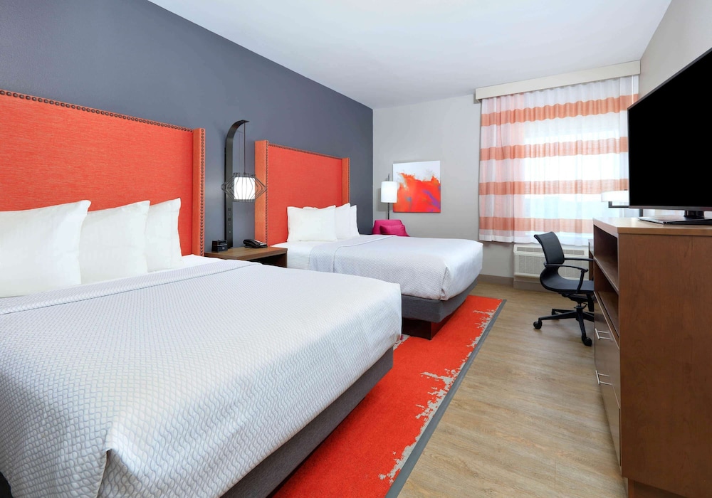 La Quinta Inn & Suites By Wyndham Lakeway 14/44