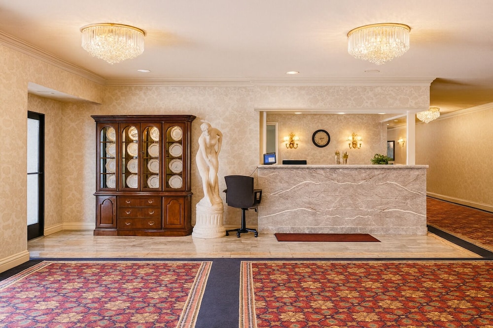 Carlyle Hotel 12/70