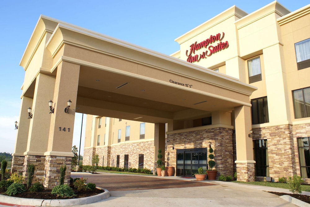 Hampton Inn Suites Center TX 7/30