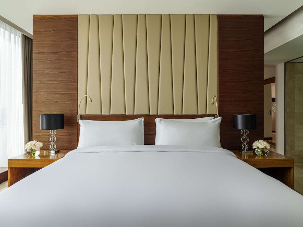 Fairmont Gold, Suite, King Bed