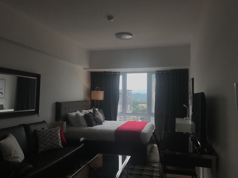 Studio Unit At Abreeza Place 45/50