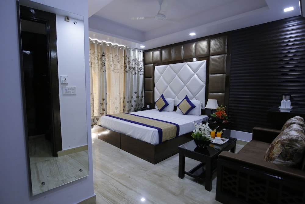 HOTEL DELHI PRIDE 18/42