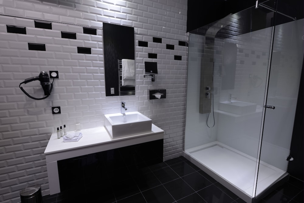 Art Hotel Rochecorbon 71/74