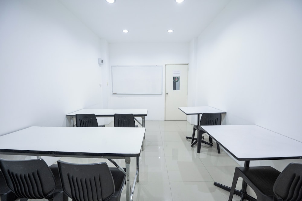 Chaipat Hotel 57/66