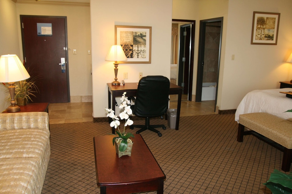 Hampton Inn Suites Galveston 50/68
