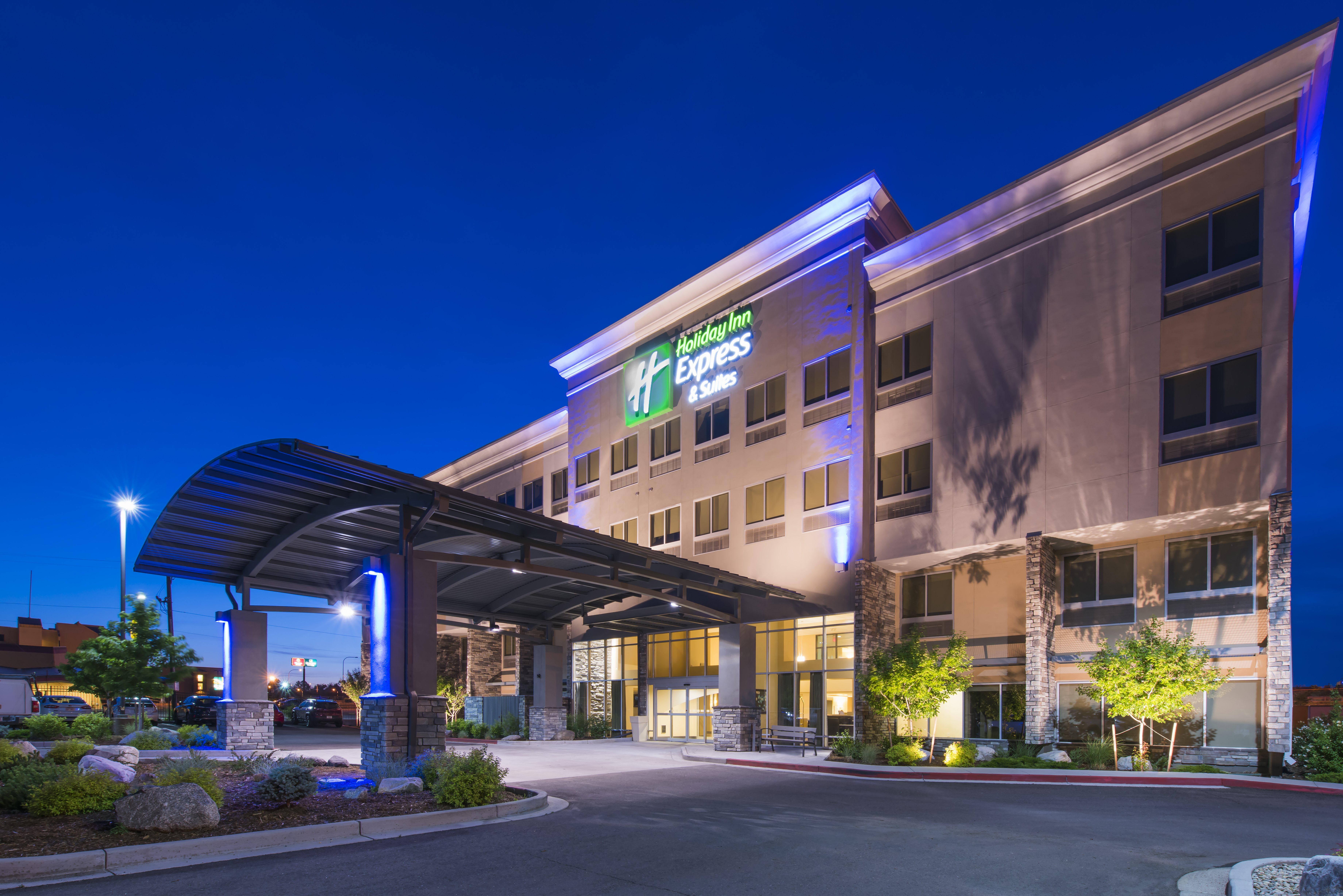 Holiday Inn Express Suites Colorado Springs Central 6/80
