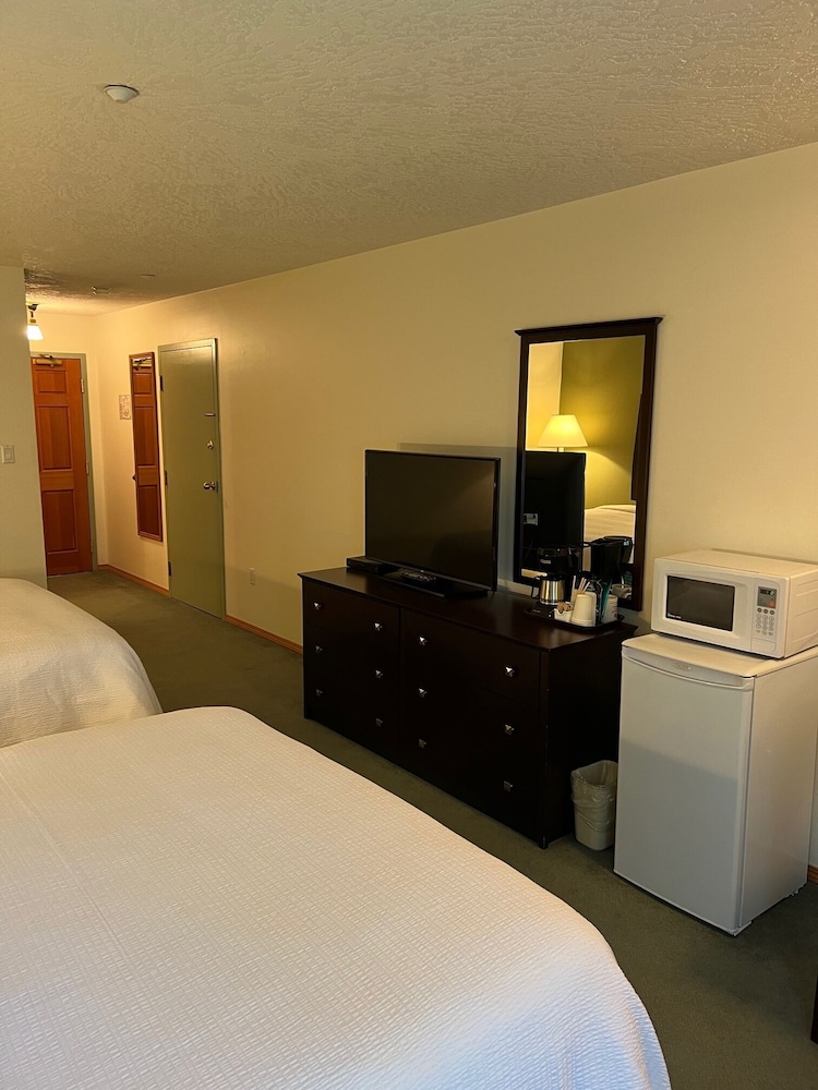 The Grand Hotel Nanaimo 8/63