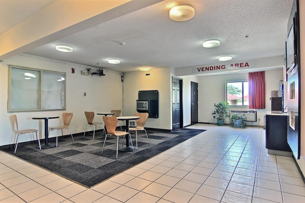 Motel6 Gilman, IL 9/50