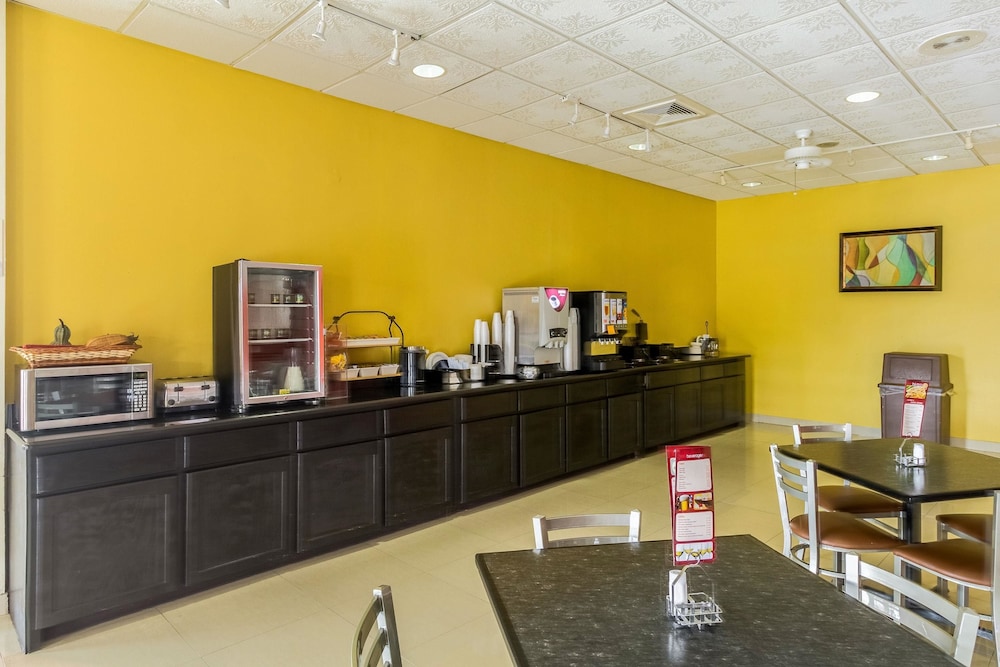 Clarion Inn Near McAllen Airport 10/44