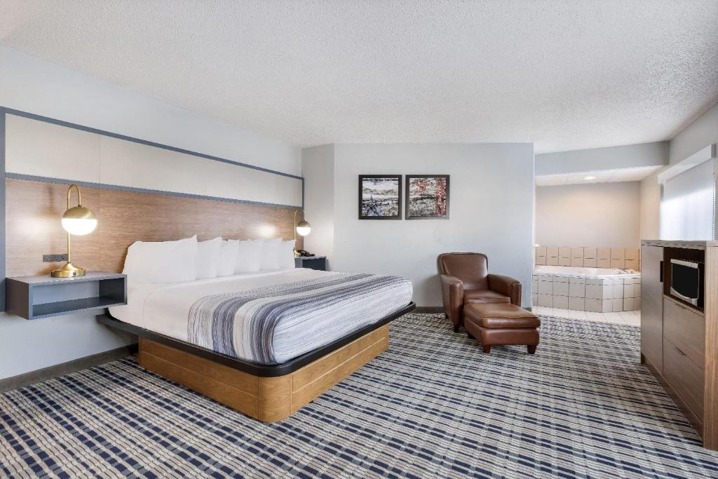 Grand Master, Suite, King Bed