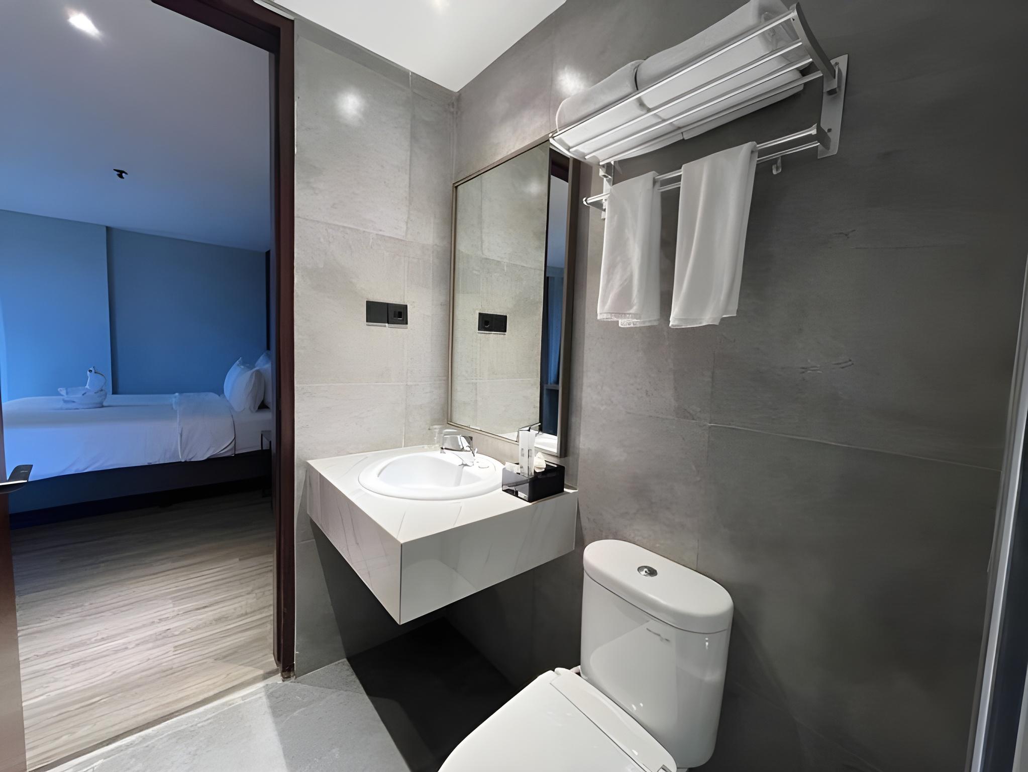 Rogers Hotel Manado 35/36