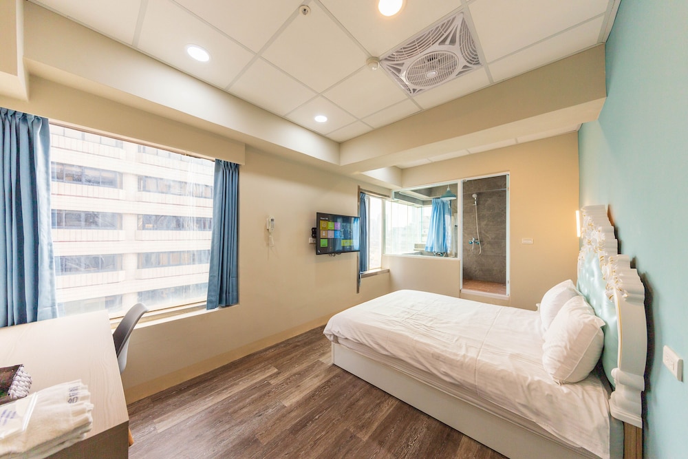 Liuhe Su Hotels 33/44