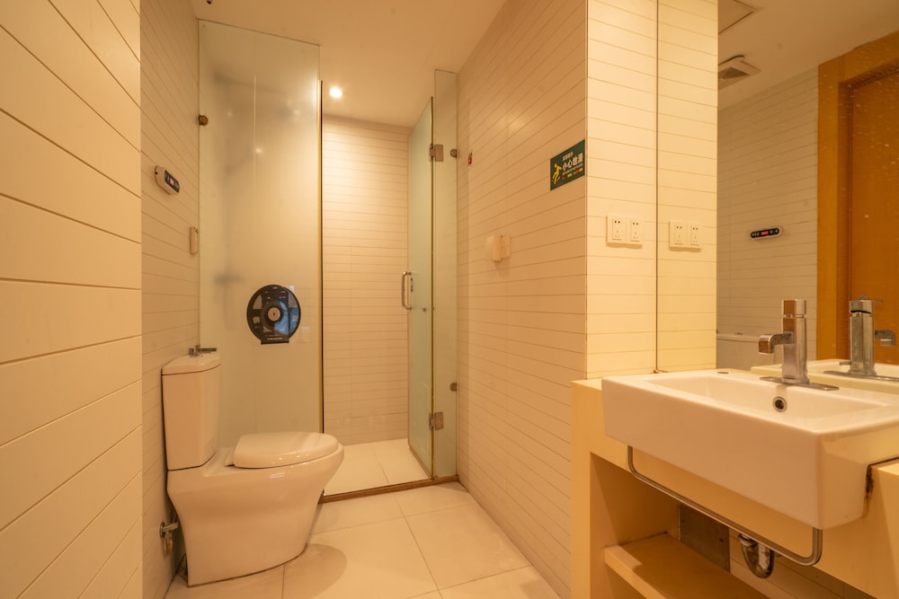 Private-Enjoyed Home Apartment Hotel of R&amp;F Wales Apartment 45/48