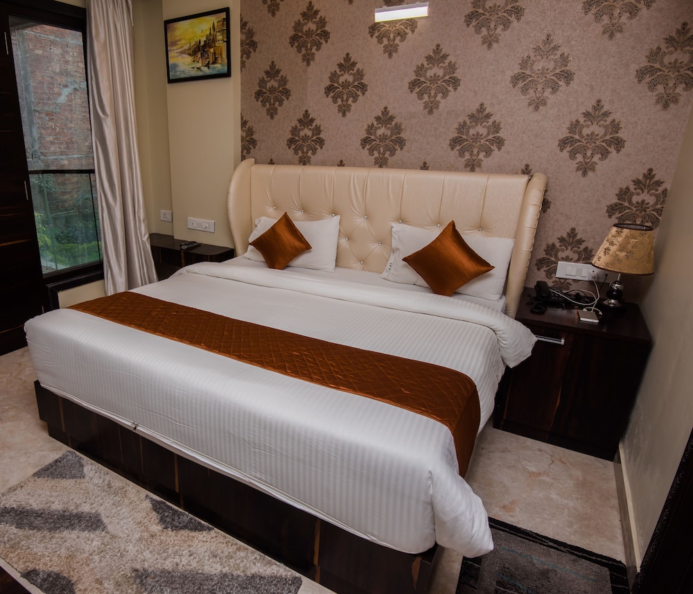 Zo Rooms Assi Ghat Shivala Market 10/49