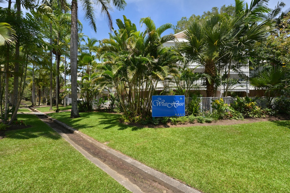 Apartments At the White House Port Douglas 54/65