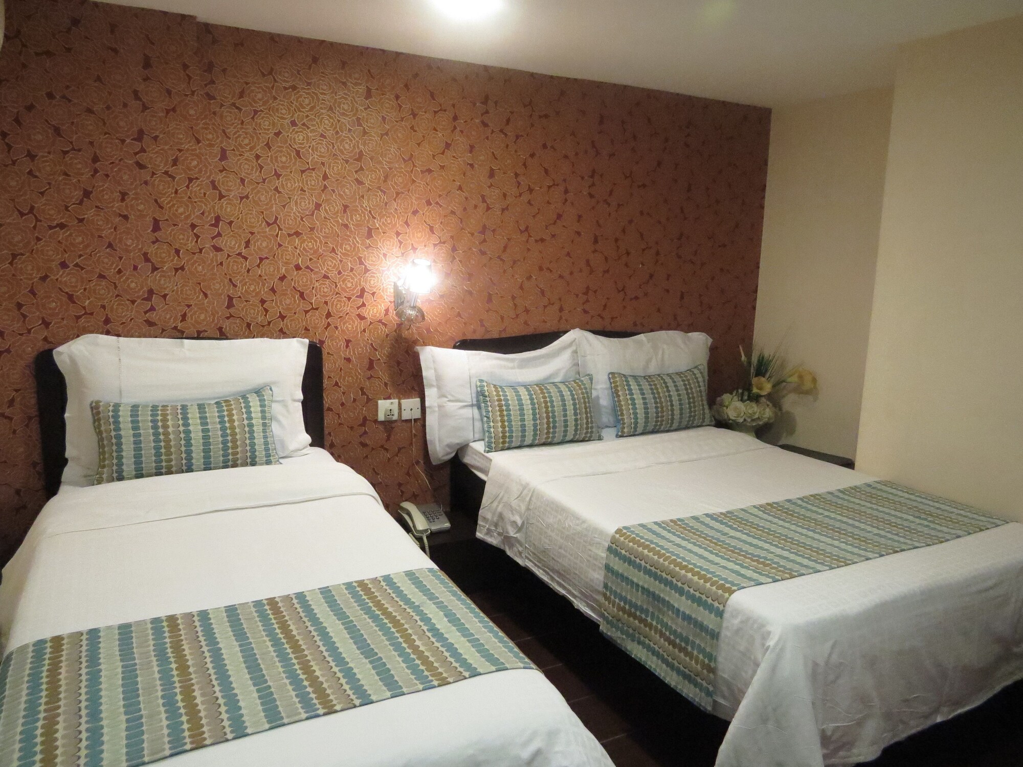 ROOM, TRIPLE