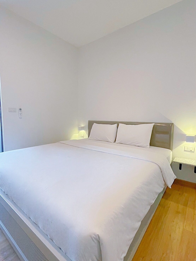 STANDARD, KING BED