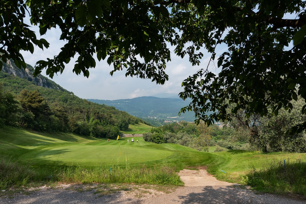 Golf Hotel Ca' Degli Ulivi 70/72