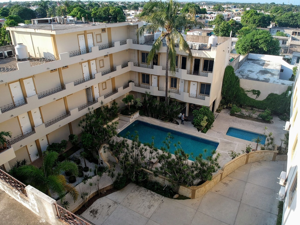 Hotel Mediterraneo 4/42