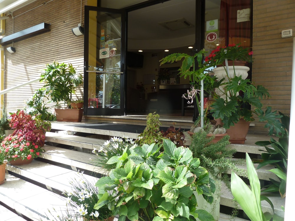 Hotel Crosal photo1