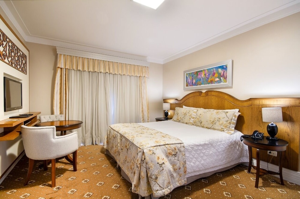 DELUXE, DOUBLE BED