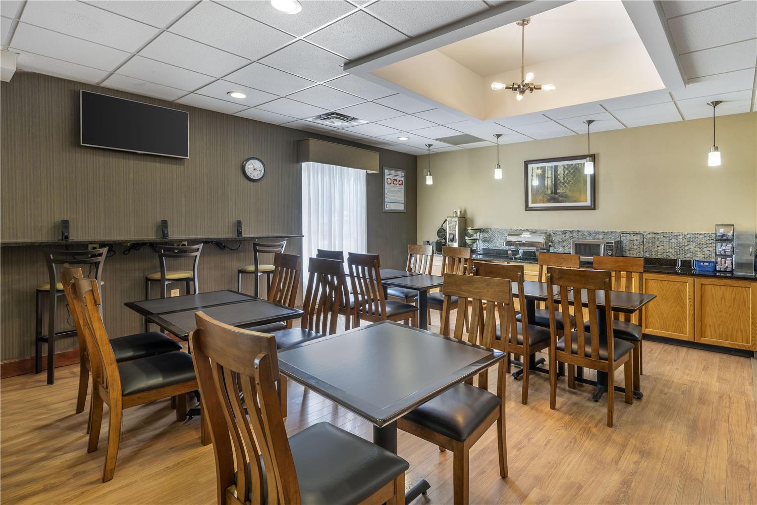 Best Western Plus University Inn 17/19