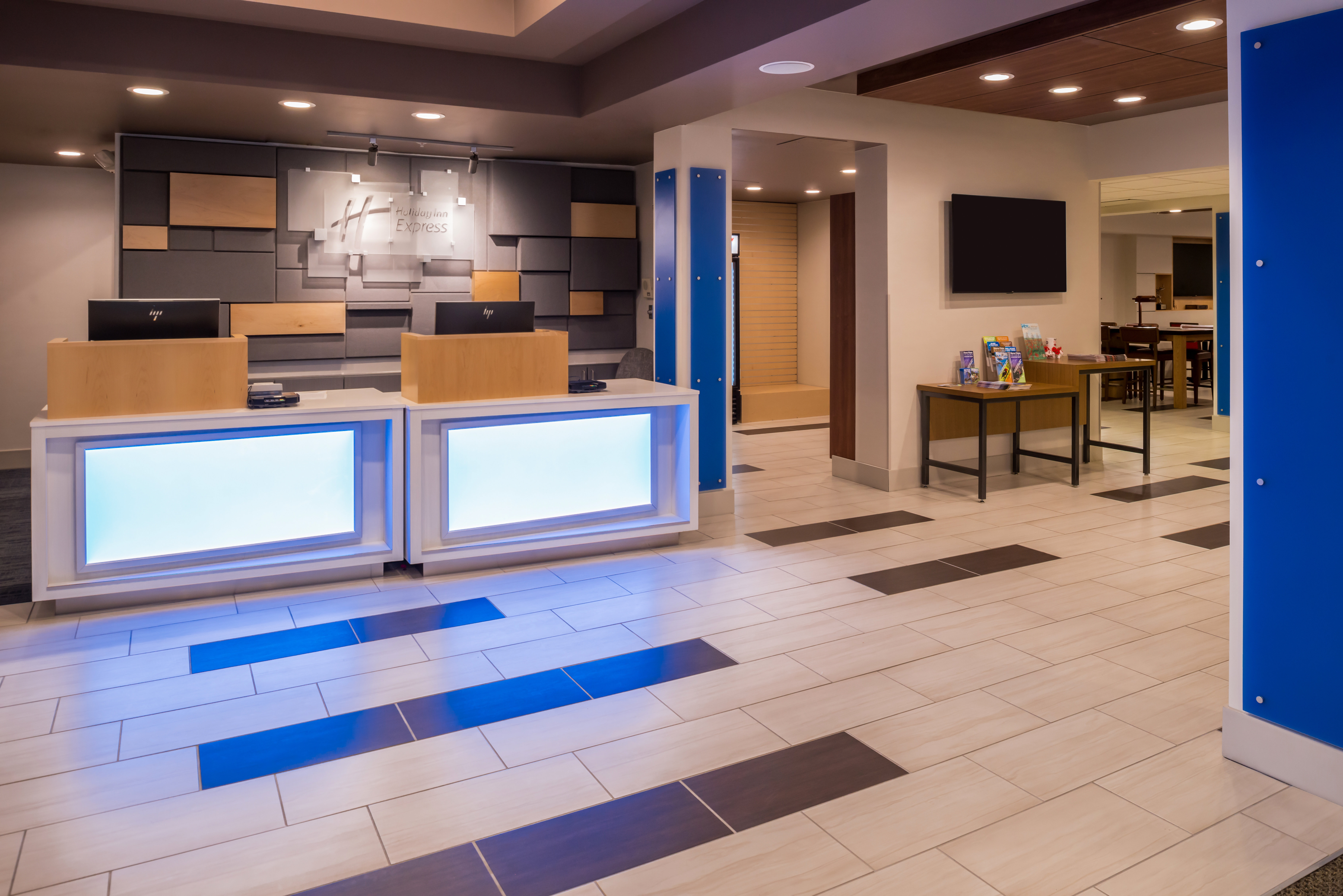 Holiday Inn Express Sierra Vista 15/76
