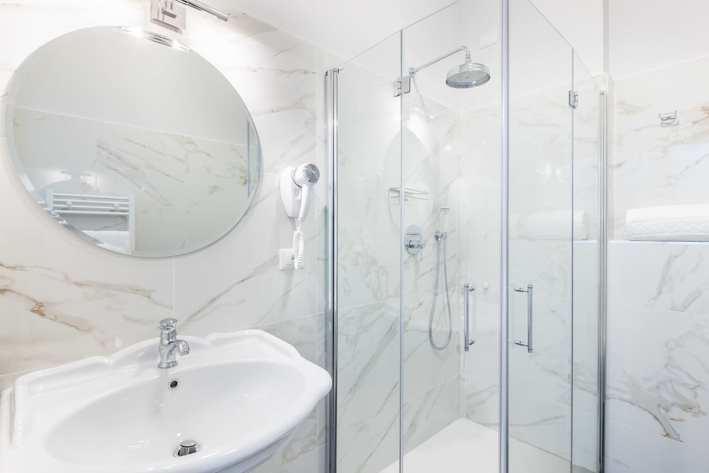 3110 Arthotel 16/18