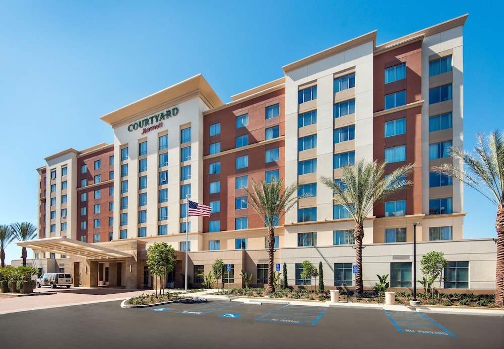 Courtyard Irvine Spectrum 1/73