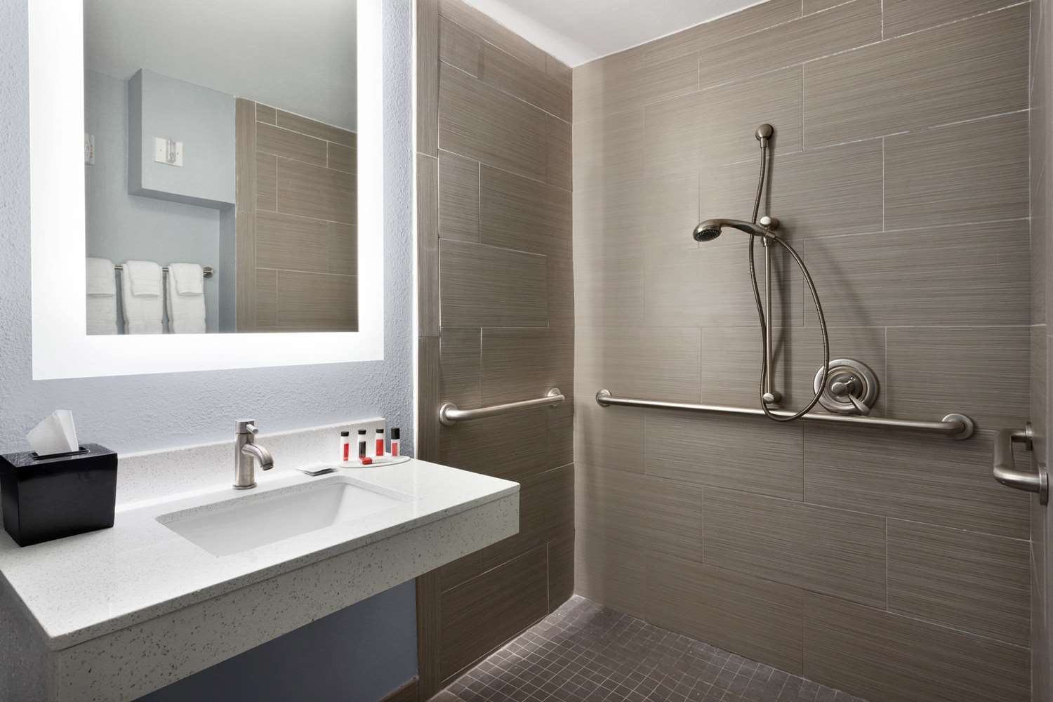 Quality Inn Shawnee North I-40 11/12