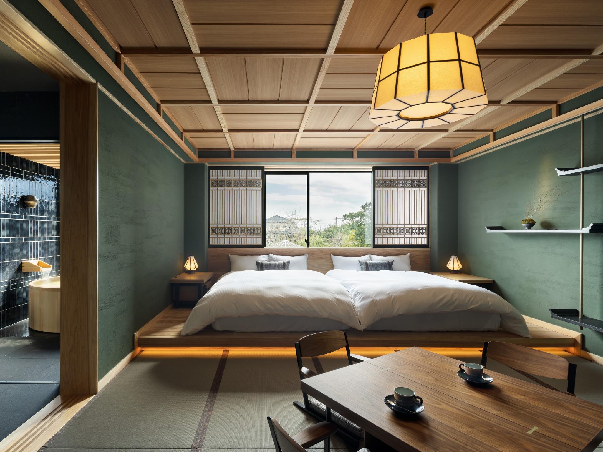 Japanese Western, Family, Tatami, Main Building