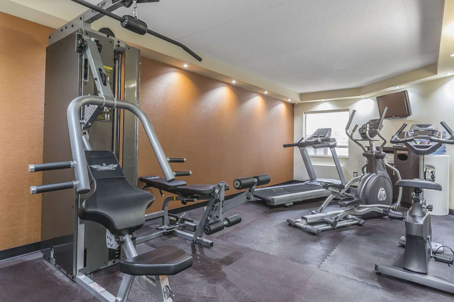 Comfort Inn Trenton, ON 4/13
