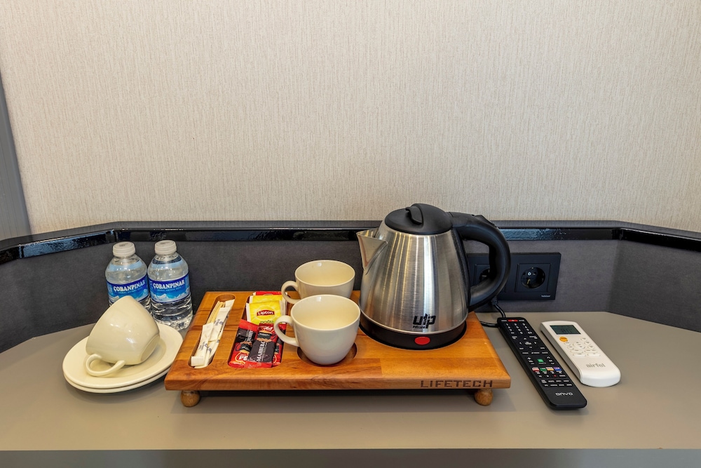 The Private Airport Hotel 25/50