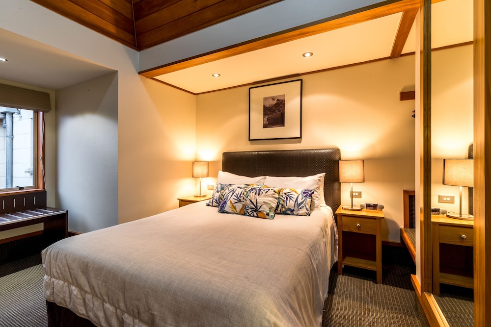 Distinction Te Anau Hotel and Villas 21/68