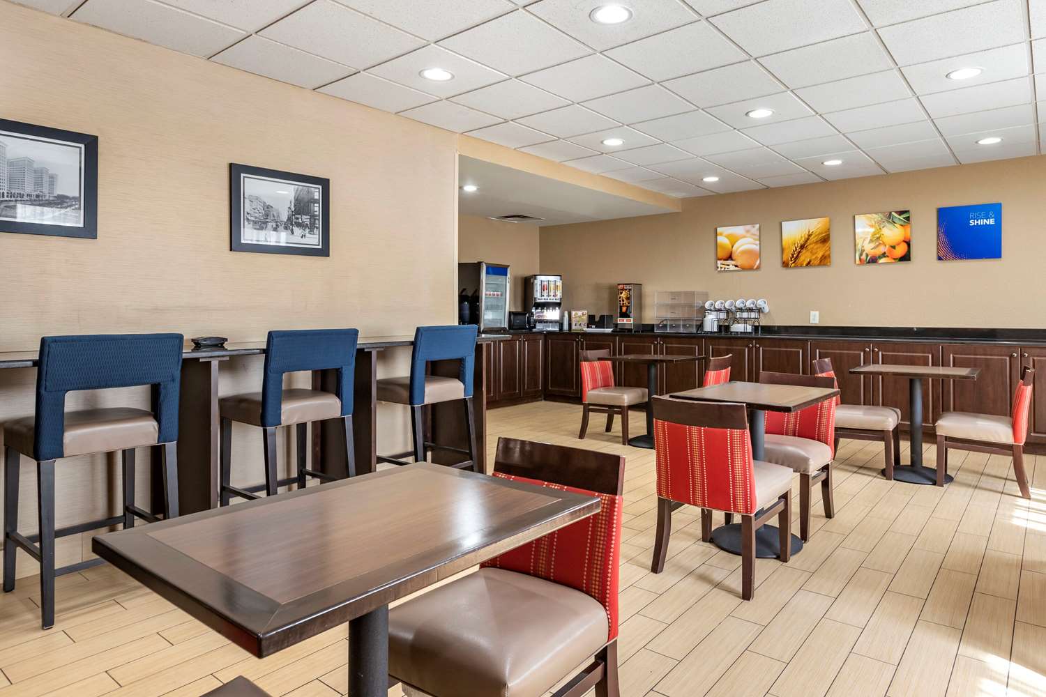 Comfort Inn Warren - Detroit North 17/28
