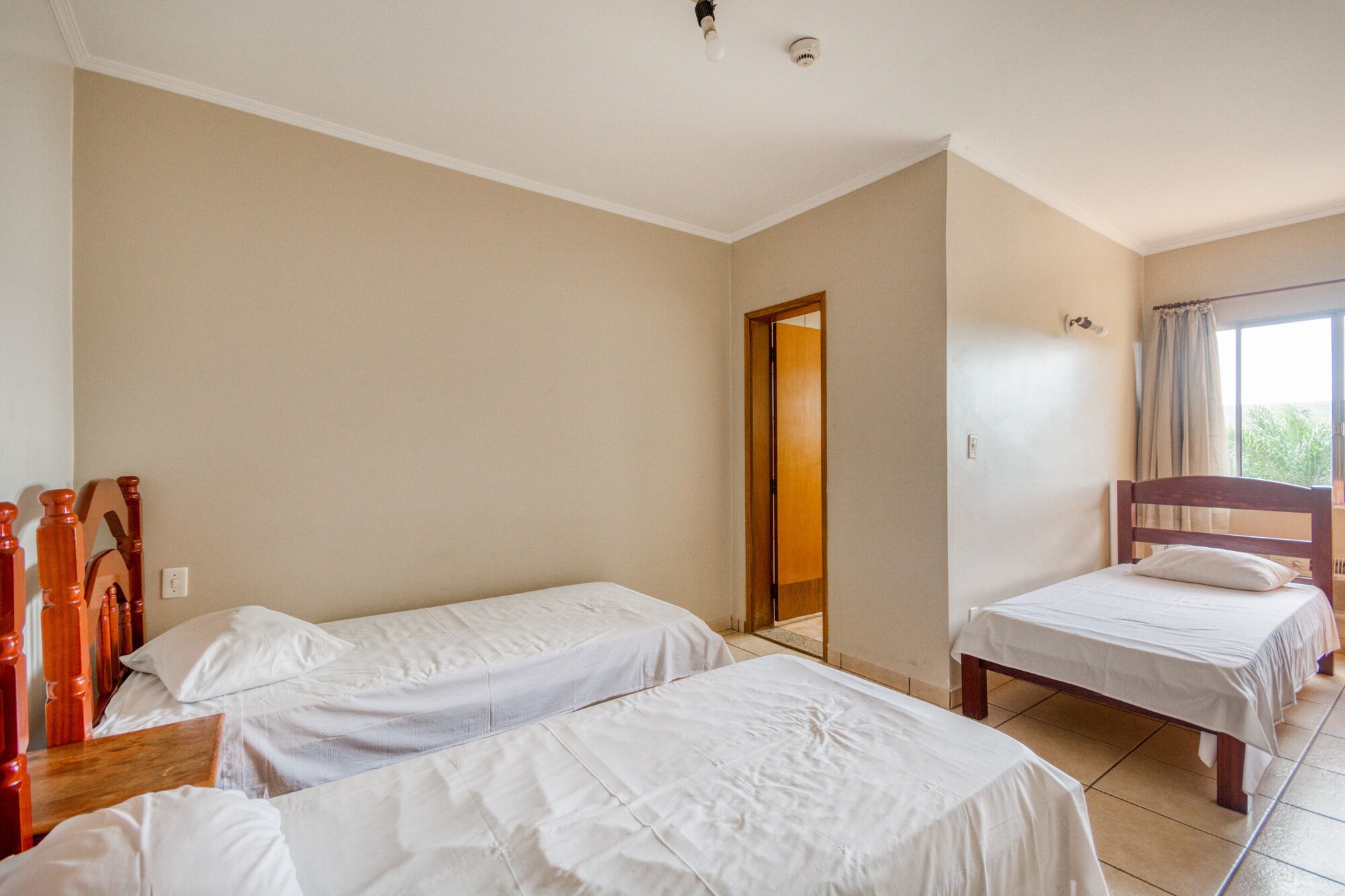ROOM, TRIPLE, 3 BEDS