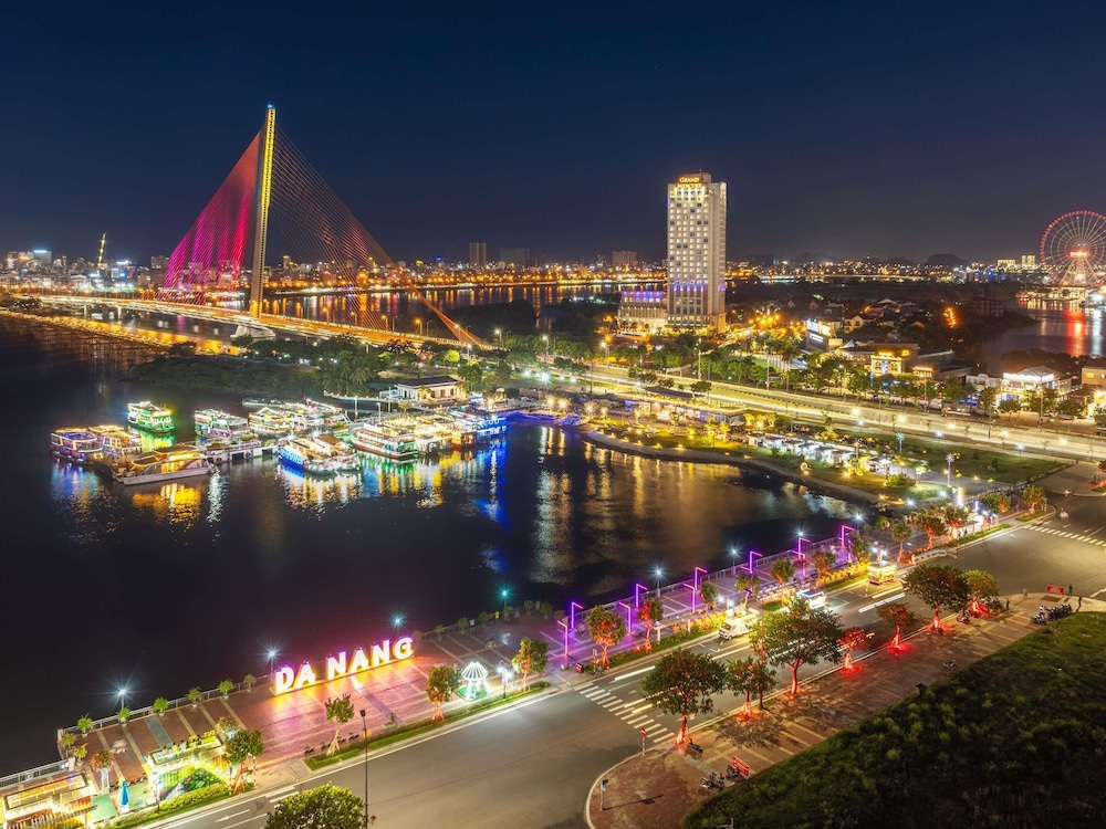 Grand Mercure Danang 67/69