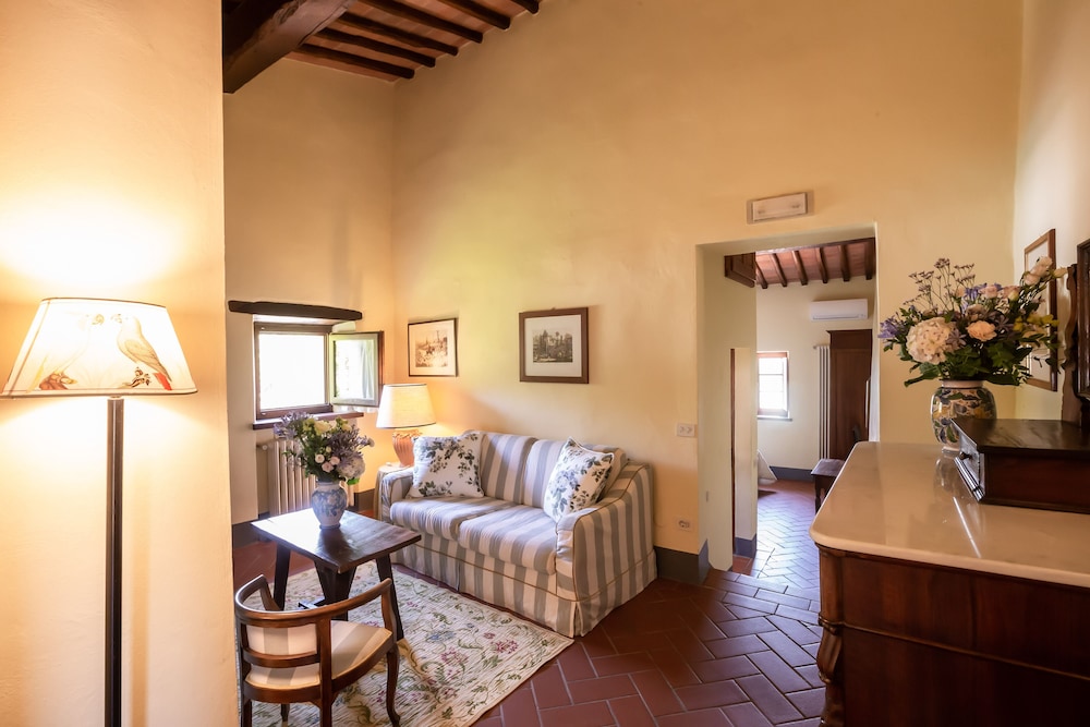 Il Borgo Di Vescine 44/64