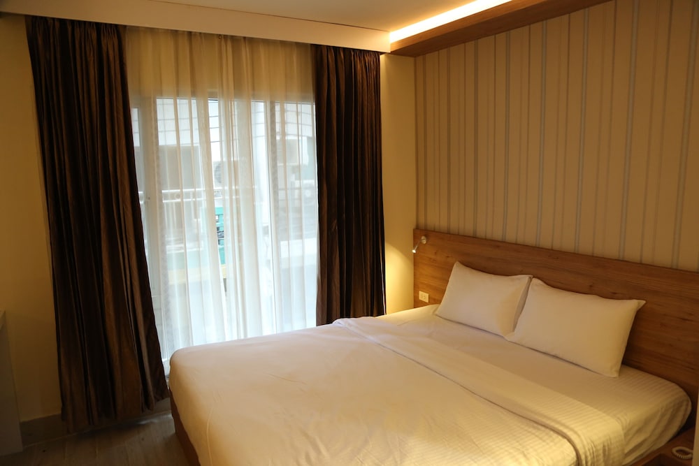 SUPERIOR, DOUBLE BED
