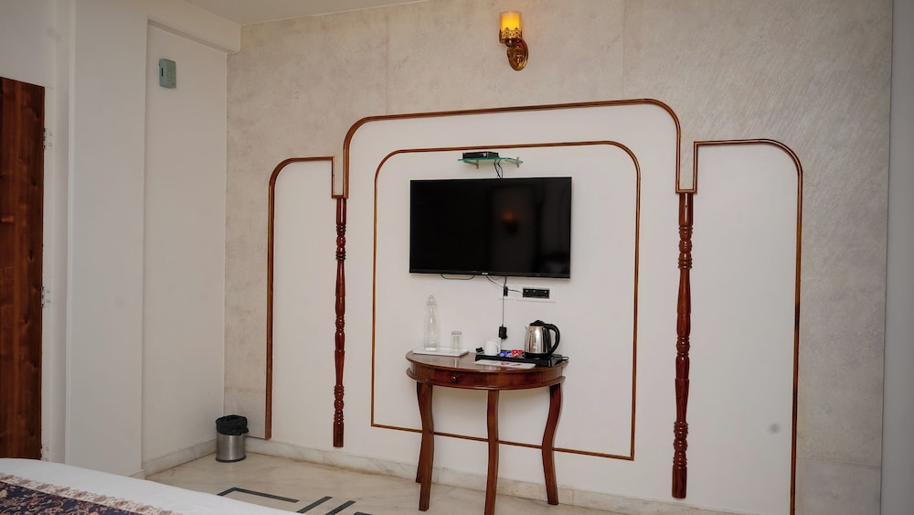 HOTEL RUBY 50/59