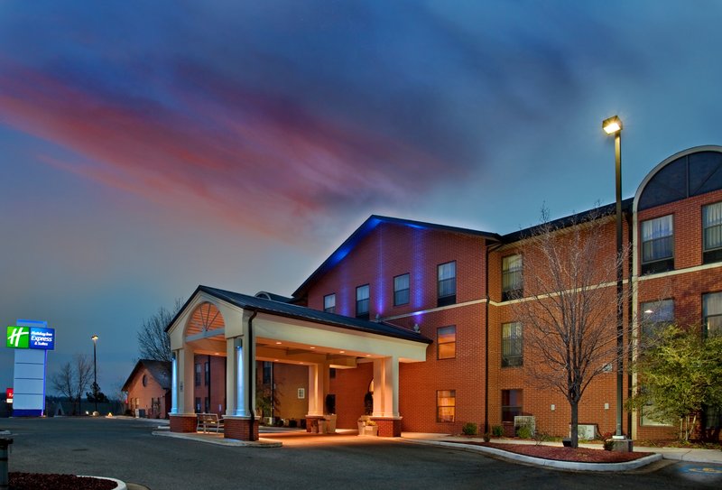 Holiday Inn Express Hotel And Suites Batesville Ar 2/31